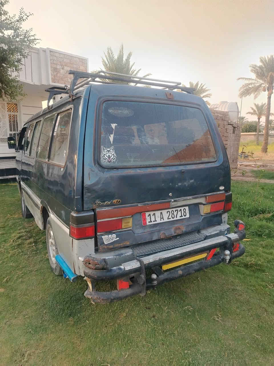 سلام عليكم للبيع كيا بستا موديل 94 رقم بغداد انكليزي سيارة بلادية كير محرك اكسل جديد شواصي جدد مكان بغداد الطارمية *********** //***********
