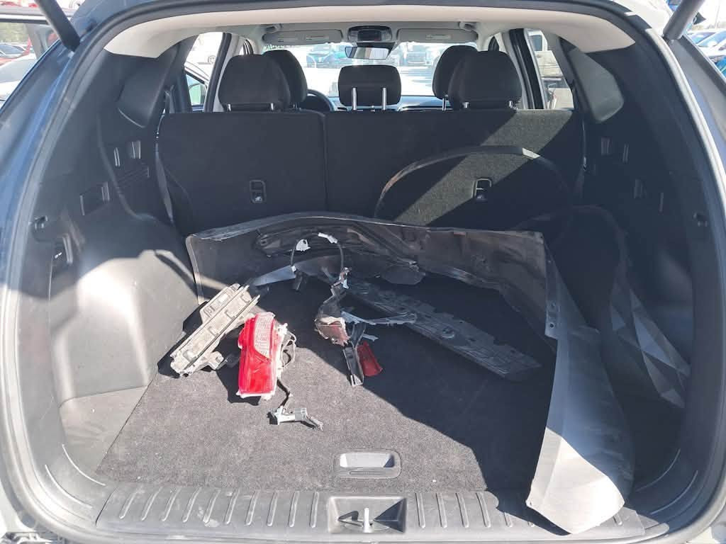 2024 HYUNDAI TUCSON
حادث موضح بالصور جداً بسيط 
تفاصيل السياره وممشاها موضح بالصور 

واصل بغداد مصلح كامل مكمرك 16,500
دولار

وبيها مجال للشراي 

اي استفسار ***********
