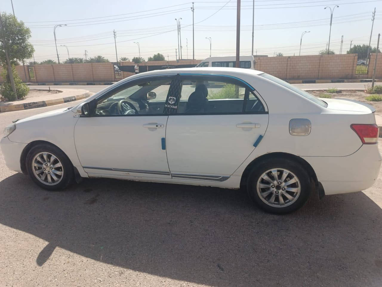 السلام عليكم بيوايدي g3  موديل 2013 رقم كربلاء انكليزي بأسمي المواصفات  ***********
((اشاير بالمري  _فتحه سقف  _ تحكم ستيرن _ بصمه تشغيل _ بصمه ابواب)) مواصفات 13 معروفه بعد
 
كير اوتماتيك بلاد 
  نقص تبريد 
المحرك يقصر
الكشر شوف العين تكلب وتقتنع وتاخذ مكانها حله  السعر 45 وبيها مجال
