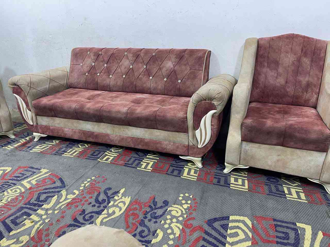 تخم تسكام ١٠ مقاعد نظيف جدا ب٣٤٥
ديوان ٧ مقاعد ب١٢٥
بابل. المسيب حي المعلمين٣ طريق سيد ابراهيم بعد السكه بكيلوين تقريبا بعد اسلاك الضغط العالي ب٢٠٠م 
بيت على جهة اليمنى
***********
يرجى الاتصال قبل المجيء
