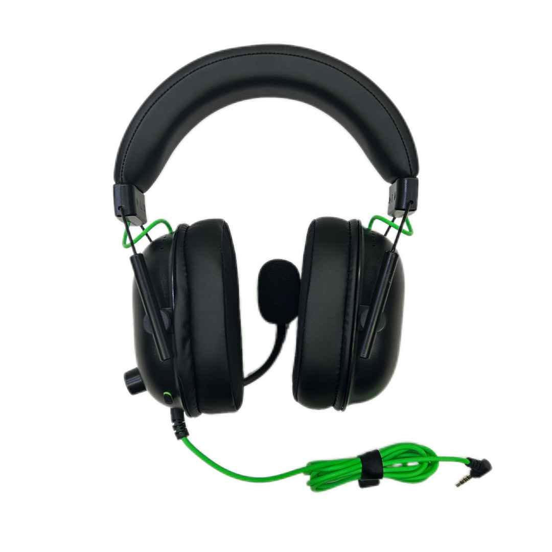 عروض مميزة على سماعات Razer BlackShark V2 X المخصصة للألعاب

لتجربة أداء صوتي دقيق واحترافي، تتوفر الآن سماعات Razer BlackShark V2 X. هذا الموديل مصمم خصيصاً لتلبية احتياجات اللاعبين (Esports) بفضل مواصفاته العملية، مما يجعله خياراً ممتازاً للشراء الفردي أو لتجهيز صالات الألعاب بكميات كبيرة:
المواصفات والتفاصيل:

 * نظام صوت Tri-Force بمقاس 50 ملم: يوفر توزيعاً دقيقاً للصوت (الترددات العالية، المتوسطة، والمنخفضة) لتجربة استماع واضحة جداً وتفاصيل دقيقة في الألعاب.

 * صوت محيطي 7.1: يتيح لك تحديد اتجاهات الصوت ومواقع الخصوم داخل اللعبة بدقة عالية، مما يعطيك أفضلية في ألعاب التصويب.

 * ميكروفون HyperClear Cardioid: ينقل صوتك بوضوح تام مع تقنية تقليل الضوضاء المحيطة، لضمان تواصل فعال ومستقر مع فريقك.

 * عزل صوتي متقدم (Passive Noise Cancellation): تصميم وسادات الأذن يغطي الأذن بالكامل ليعزل الأصوات الخارجية ويمنع التشتت.
 * راحة فائقة ووزن خفيف: تصميم مريح بوزن خفيف جداً، مخصص لجلسات اللعب الطويلة دون التسبب بأي ضغط أو تعب.

 * متعددة الاستخدامات: تعمل بكابل 3.5 ملم، لتتوافق بسهولة مع أجهزة الكمبيوتر، وأجهزة الكونسول (PlayStation, Xbox)، والهواتف.
فرصة ممتازة للحصول على جودة عالية وأداء موثوق بأسعار تنافسية. (يتوفر لدينا إمكانية بيع كميات كبيرة بأسعار خاصة).

📍 الموقع: السليمانية
💰 للحجز أو الاستفسار، يرجى إرسال رسالة مباشرة السليمانية, العراق

نص مكتوب في الصور:
- RAZER LIFETIME
- TRI-FORCE 50 MM DRIVERS
- HYPERCLEAR CARDIOID MIC
- RAZER BLACKSHARK V2 X
- MULTI-PLATFORM WIRED ESPORTS HEADSET
- ADVANCED PASSIVE NOISE CANCELLATION
- LIGHTWEIGHT COMFORT
- 7.1 SURROUND SOUND
- 3.5 MM JACK
- FOR GAMERS. BY GAMERS.