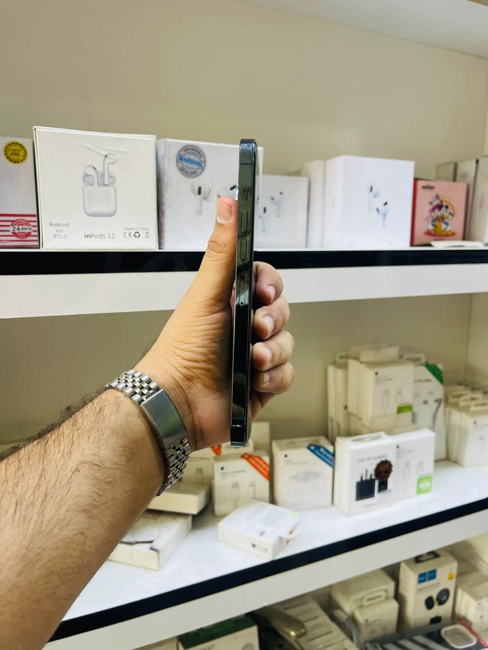 آيفون ١٣ برو ماكس • ٢٥٦ • بطارية ١٠٠٪
