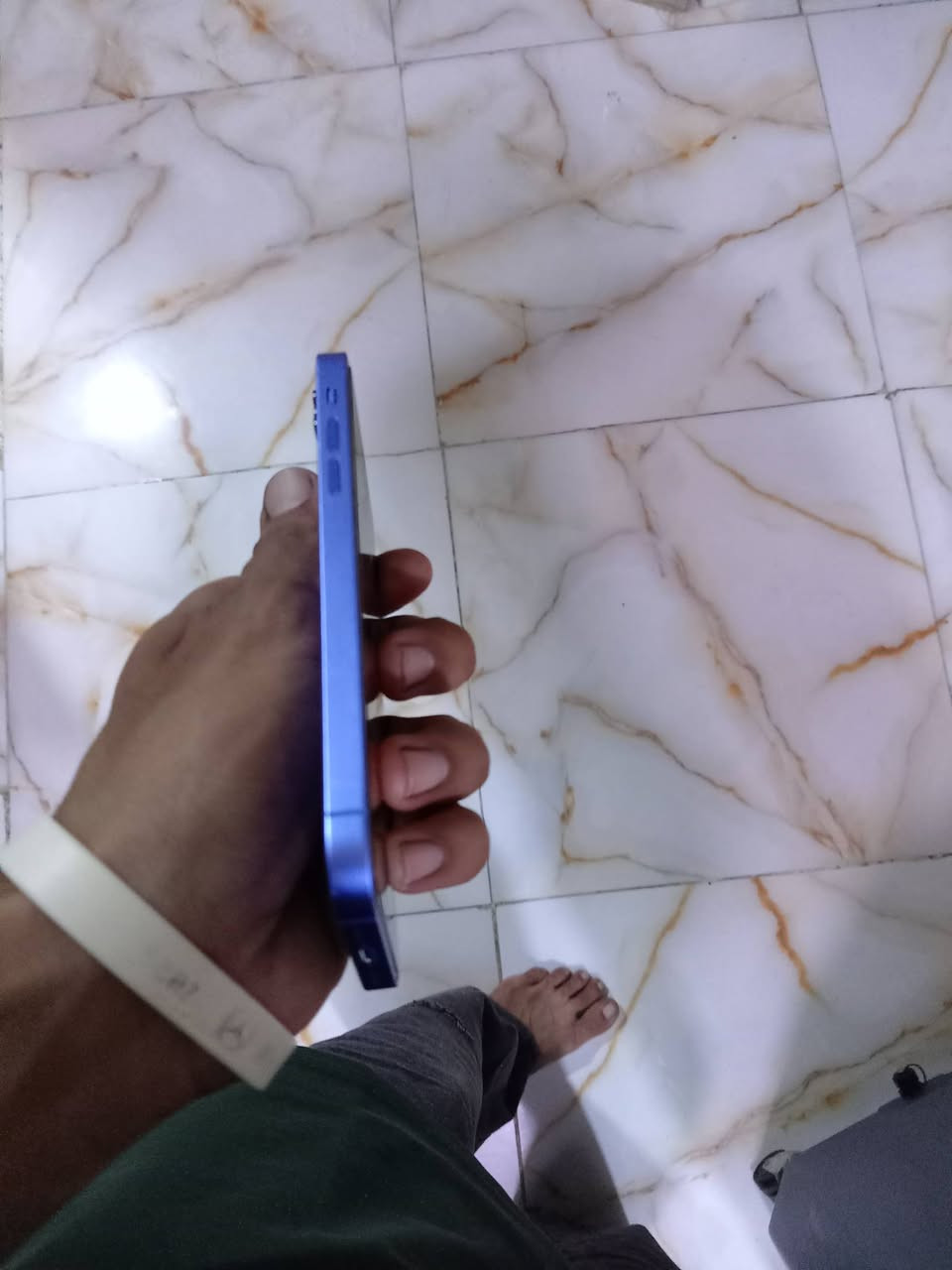 السلام عليكم جهاز اكس محور 16 جهاز خير من الله يخبل كل شيء ما عاوزه بطاريه 98 سعر 160 بي مجال 
نموذج M مكاني خاجيه شارع 40 رقمي ***********

نص مكتوب في الصور:
- ١٣:٣٢ عام حول الاسم iPhone إصدار iOS 16.7.16 اسم الطراز iPhone X رقم النموذج MQA92LL/A الرقم التسلسلي F2LX43E0JCL7 التغطية الشبكة Zain 4.5G+ الأغاني . الفيديووهات ١ الصور ٣٩ السعة ٢٥٦ غ.ب. متوفر ٢٤٣,٥٢ غ.ب.