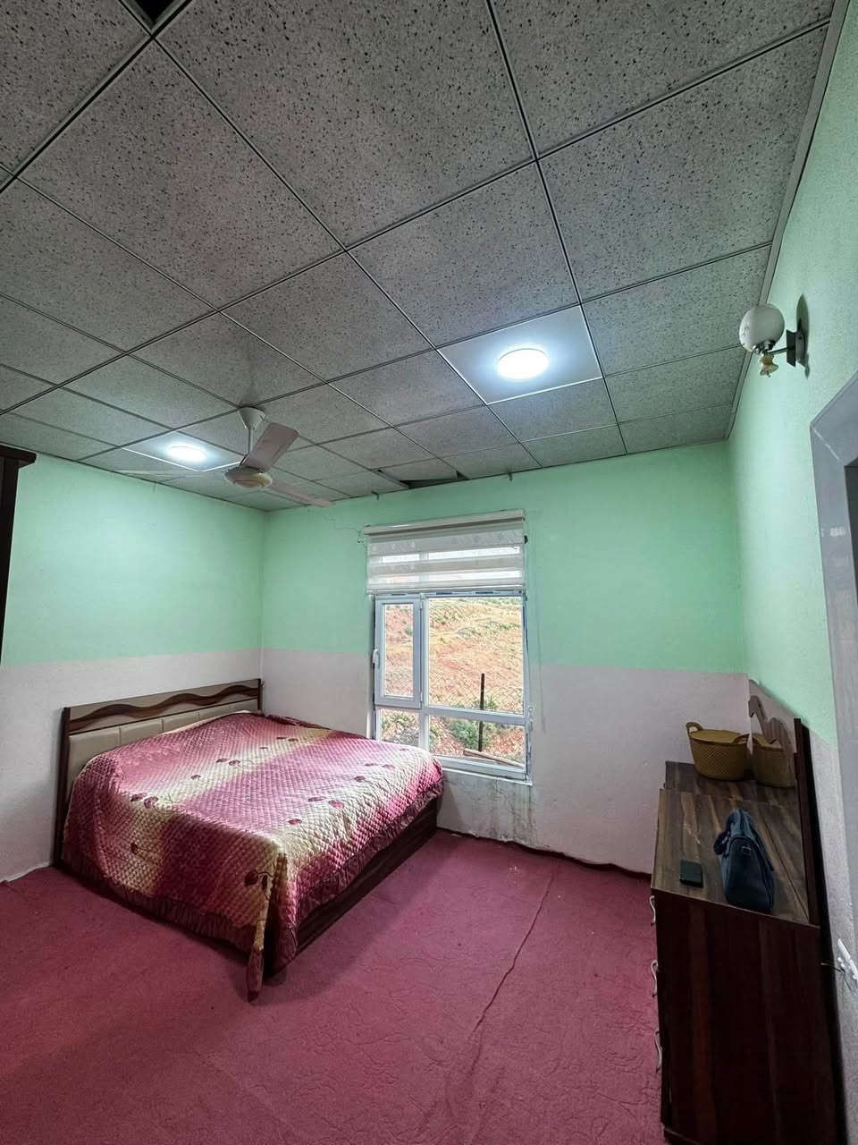دهوك سبينداري قريب مصيف اشوا تبعد عن مركرز دهوك ٢٠ دقيقه • مطبخ مؤثث كبير
ا غرفة كبيرة
طرمة (شرفة) واسعة
ا خدمات صحية نظيفة
مسبح للكبار بمواصفات عالية
مسبح مخصص للأطفال
• حديقة واسعة وطبيعية
ا مكان مخصص للشواء مع أدوات متكاملة جلسات خارجية مريحة ومظللة
• كراج داخلي للسيارات
• كهرباء متوفرة 24/24
لل تواصل ***********واتساب فايبر كوره ك
