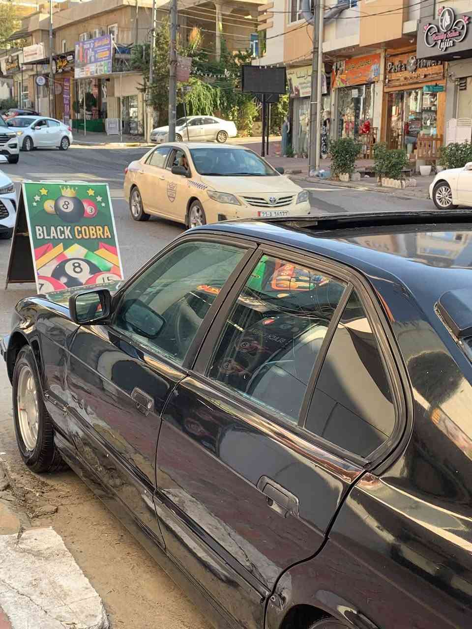 ئه م سه ياره يه بؤ فرؤشتن ٥٢٥گئر حاديي مه كينه كه بس سه ياره كه زؤر توونوو تؤله كامل كاره باي مه زبووته سلايت ئيشه كات بئ ته قه و ره قه يه گئروو مه كينه ي به شه رت هه لمي نه بيت زؤر توونوو تؤله بئ ده حموو لئدراوي ٤رتايه و ويلي تازه ي له سه ره  تئبيني ئارمه ئارمي ون بوه به لام وه كاله ي له گه له به شه رت سعري ٢٢مه عامه له يه كي دؤستانه له سليمانيم ***********

