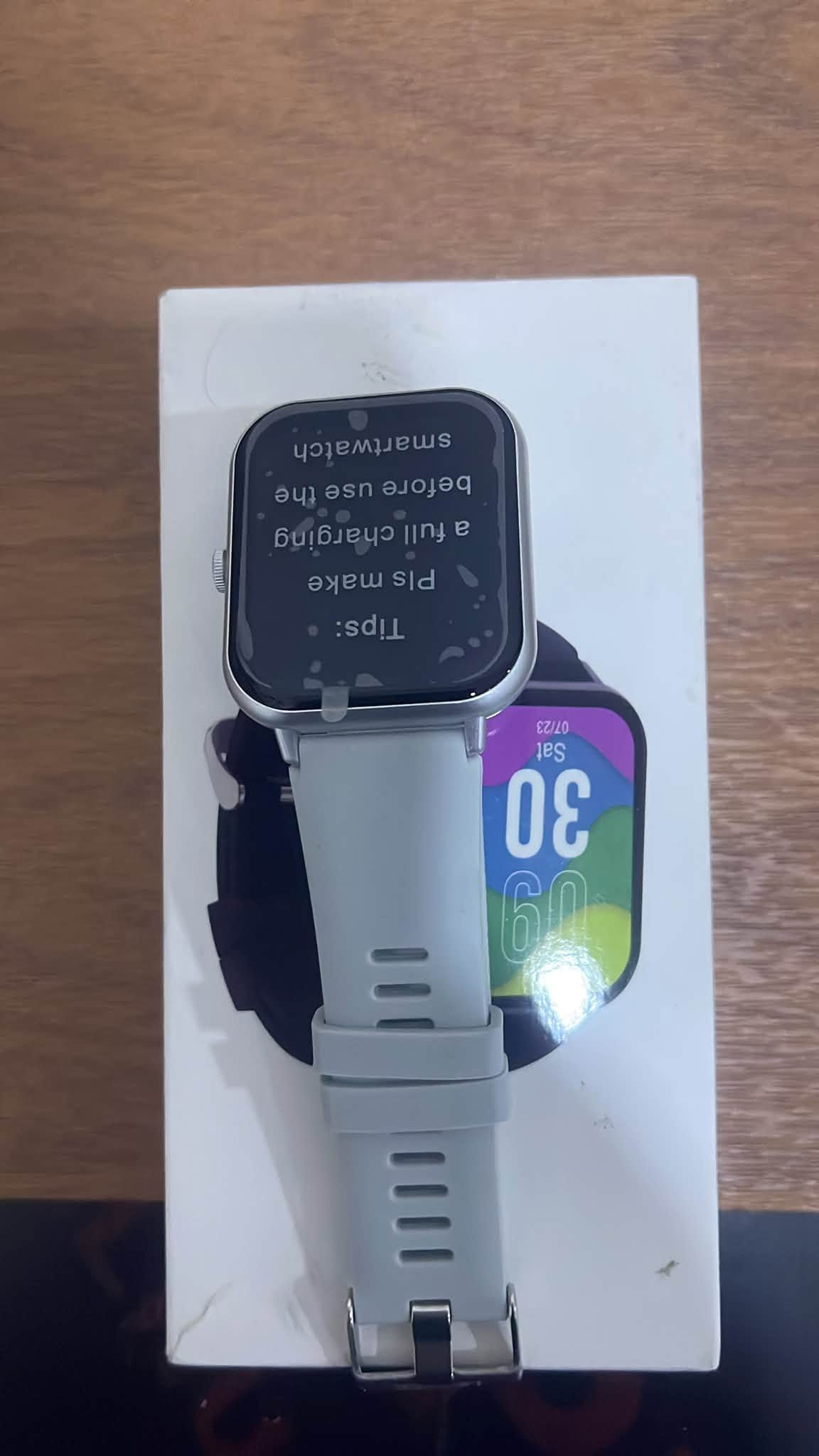 يالله سلام عليكم اي قطعه تعجبك راسل وتساب *********** كله جديد سمارت

نص مكتوب في الصور:
- Tips:. Pls make a full charging before use the smartwatch