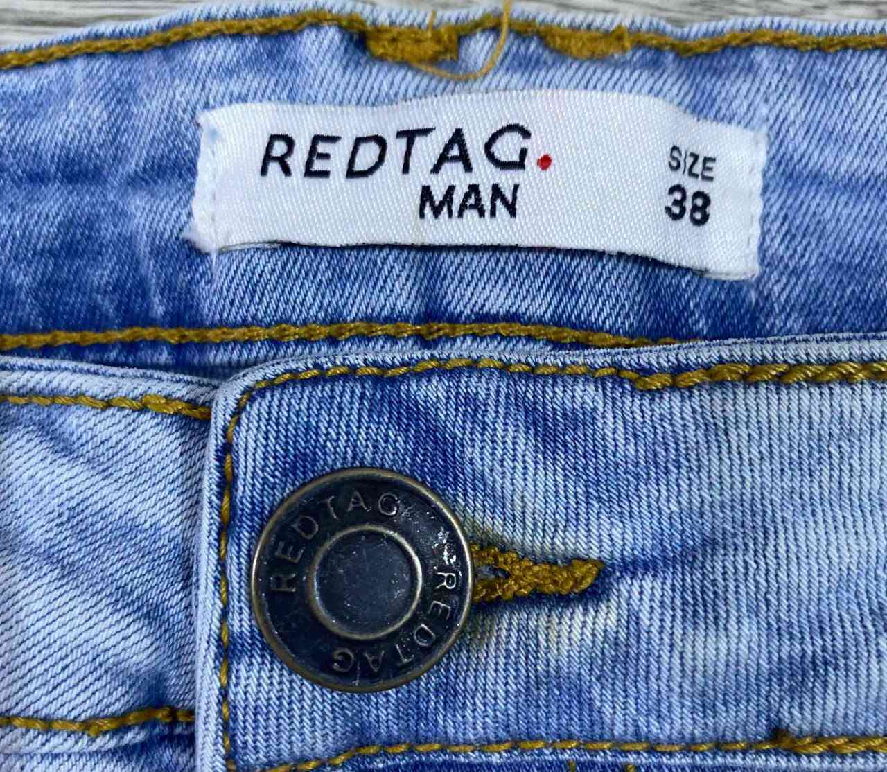 البراند: REDTAG (رد تاغ )

الخامة: 98%قطن/ 2%ليكرا

​القصة: ضيق وقصير نسبياً 

​القياس: 38 

الطول: 95 سم

الحجل: 15 سم
 
​بلد الصنع: باكستان

السعر: 25 الف مع التوصيل
