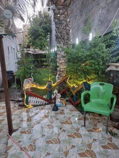 السلام عليكم بيت للبيع كاطونةالرحمة طابو سند ٢٥ المساحة ٢٩٠ م طابقين ٤ غرف نوم مطبخ استقبال هول صحيات داخلي وخارجي حديقة داخلية وخارجية وكراج سيارة الموقع مدخل الرحمة الرئيسي الفرع الثاني من الشارع العام عاليسار فرع ابو محمود القصاب ٥ بيت عاليسار السعر ١٥٠ المقدمة ٧٥ والباقي يكون بالاتفاق الاتصال واتساب فقط  صاحب المنزل ابو امير 
***********
