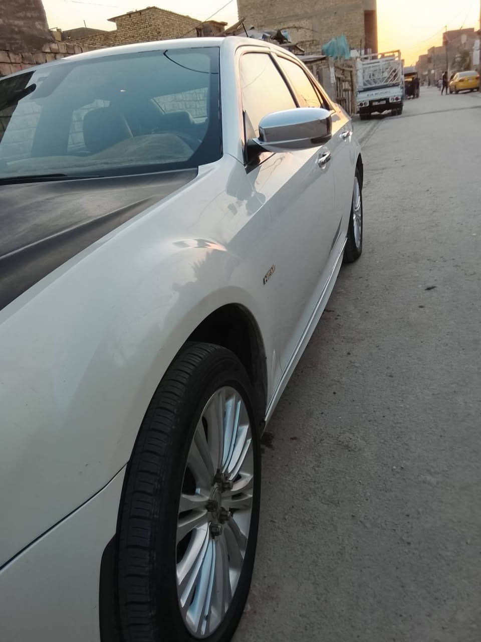 اوبامه موديل ١١ بني رامه
رقم بغداد بسمي
كير عصه محرك٣٦٠٠ كفاله
دواخل كله جديد
السعر ١٣٠ وبيها مجال حك الجيه
رقم الموبايل ***********

نص مكتوب في الصور:
- CHILL