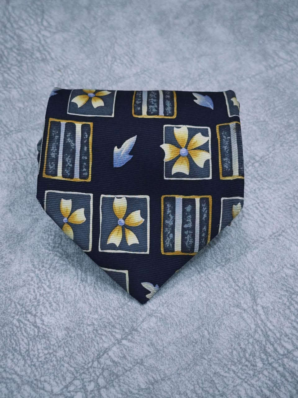 اناقة وأختلاف 🧣👔.
كل 4 قطع بـ10د.ع فقط .
كل 6 قطع بـ13د.ع فقط .
كل 10 قطع بـ18د.ع فقط .
#fyp #explore #ootd #ربطة_عنق #ستايل
