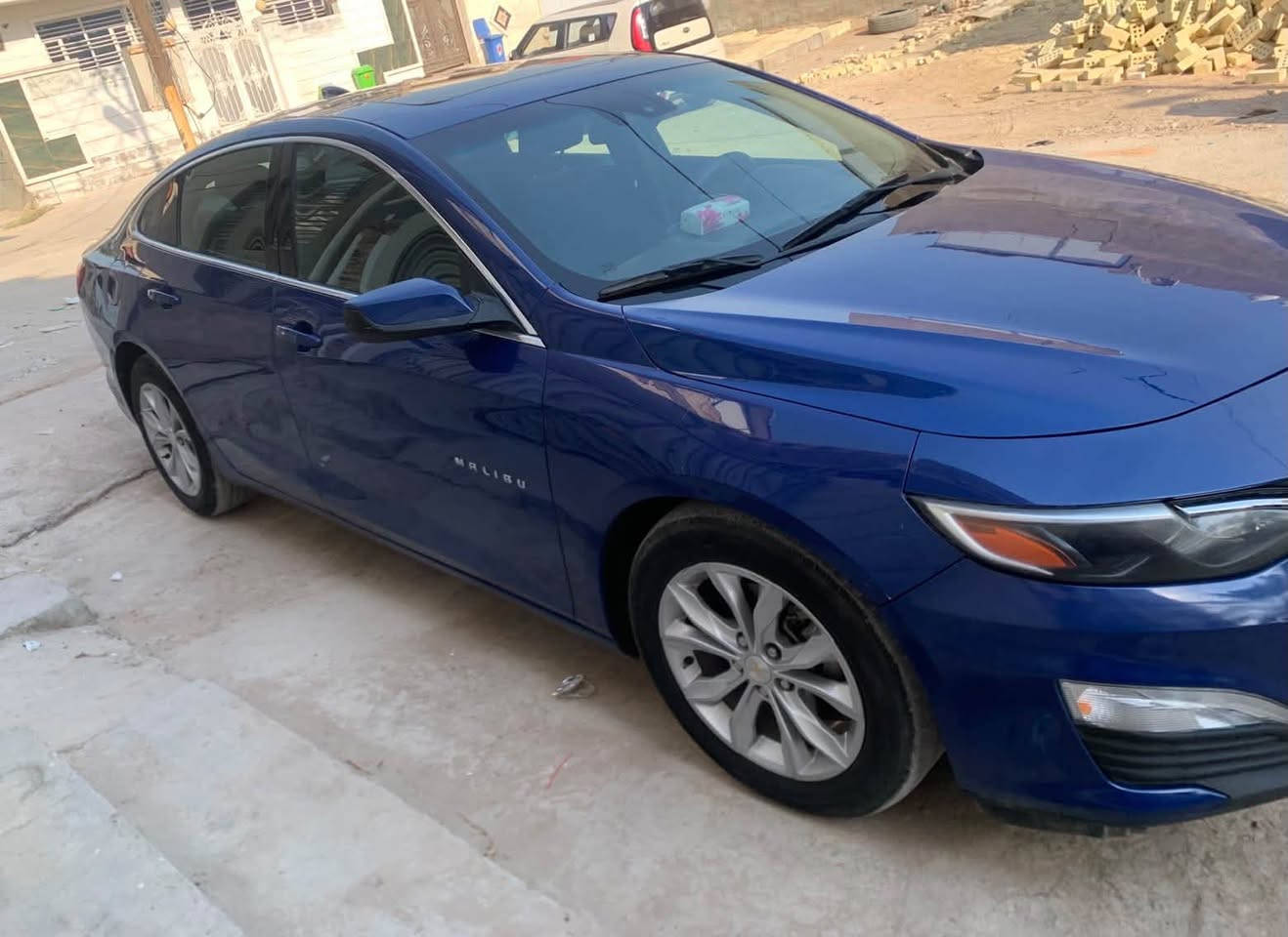 السلام عليكم سعر مناسب  للبيع ماليبو 2023 بأسمي بغداد  قطعه وحده صبغ فقط
‏سيارة: شوفرليت ماليبو (LT) سياره وكالة وكالة السيارة

‏•الموديل : 2023

‏•الرقم: بغداد بأسمي حرة 

‏•المواصفات 

‏▪️السيارة: شوفرليت ماليبو LT 2

▪️قمارة بانوراما

‏▪️المحرك: 1.5 تربو (اربعة سلندر

‏▪️حجم الويل: ويل كب حجم 17 مع تايرات أصليات بلاديات معه عده سبير على وضع الشركه مشام الهوى

‏▪️لايتات زنون عالي ناصي مع كشافات دعامية LED

‏▪️بصمات عدد 2 للأبواب مع بصمة جنطة وبصمة تشغيل 

‏▪️كامرة خلفية دوارة اصل مع الستيرن

‏▪️شاشة الدشبول حجم كبير (ايباد)

‏▪️غرفة السيارة : كشنات السيارة مخمل أسود 

‏▪️تحكم فول كهرباء لكرسي السائق

‏▪️قطعتين تبريد امامي وخلفي ثلج

‏▪️تحكم ستيرن جهتين بلوتوث وحاكية وكروس سرعة وتحكم صوت 

‏▪️نظام ABS مانع انزلاق

‏▪️السيارة محرك 1.5 توربو 

‏ جديدة وبوضع الشركة.

‏السعر المطلوب 120$وبيها مجال

عنوان السياره بغداد علمآ السياره استخدام 

شخصي واني مستوردها على ايدي 

اي ستفسار اتصل وتدلل 

***********
