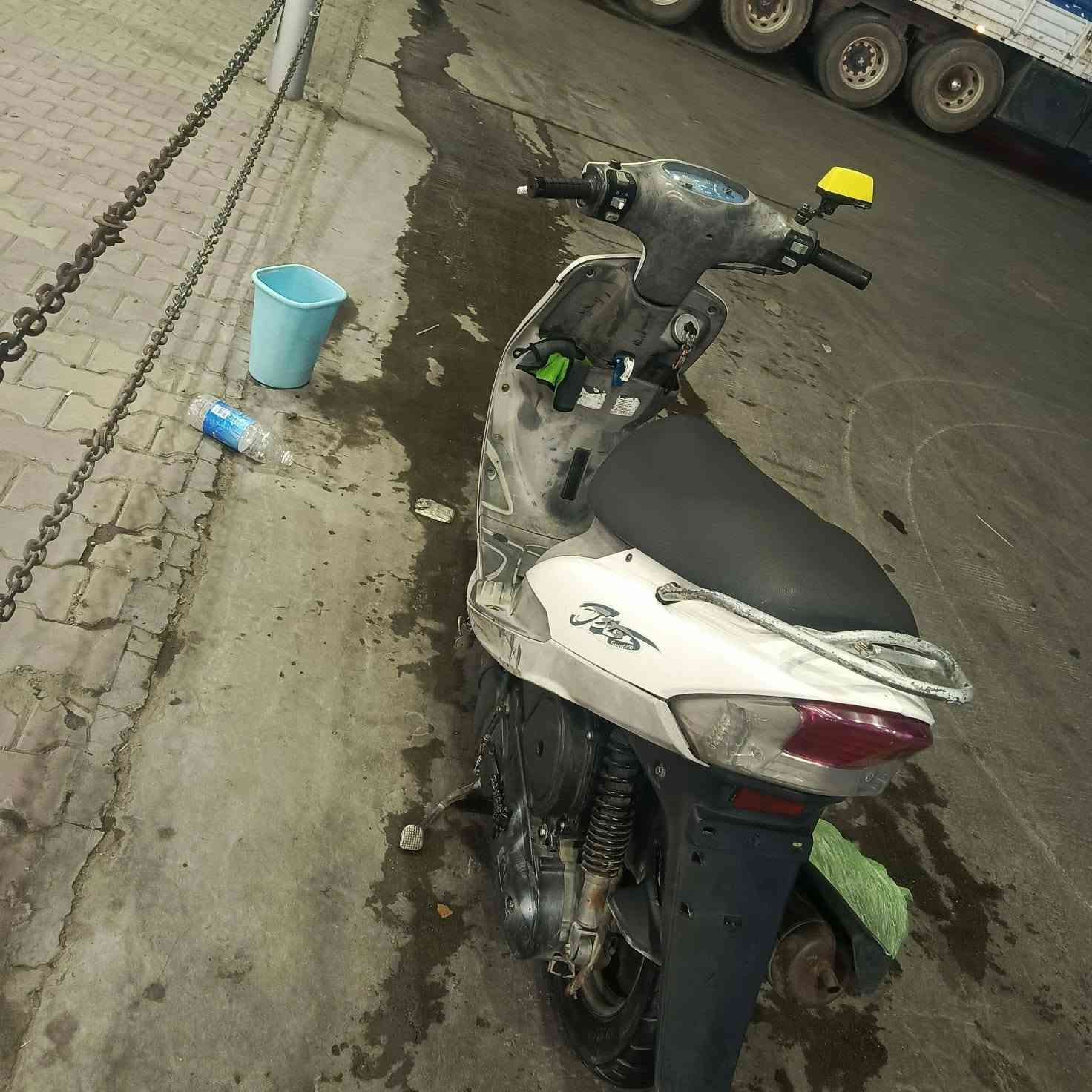 سلام عليكم عندي دراجه ماكس منغولي للبيع محرك ناعم تاير جديد كابريتر جديد فلتر جديد دهن جديد لايت زنون سكن ازرك طوافة البانزين سعرها 550 وبيها مجال مكاني بغداد الشعب قرب محطه سما بغداد لاستفسار ***********
