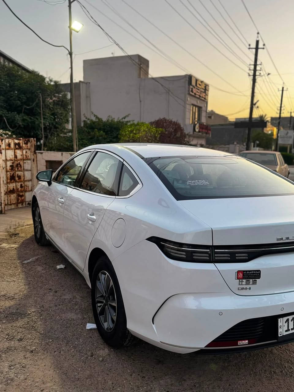 السلام عليكم BYD دست روير ام الفتحه للبيع 
مكفوله كفاله عامه 
ماشيه فقط 1400 الف واربعميه 
فتحه سقفيه ب قماره 
العنوان : بغداد
السعر : خاص  
للتواصل : ***********
