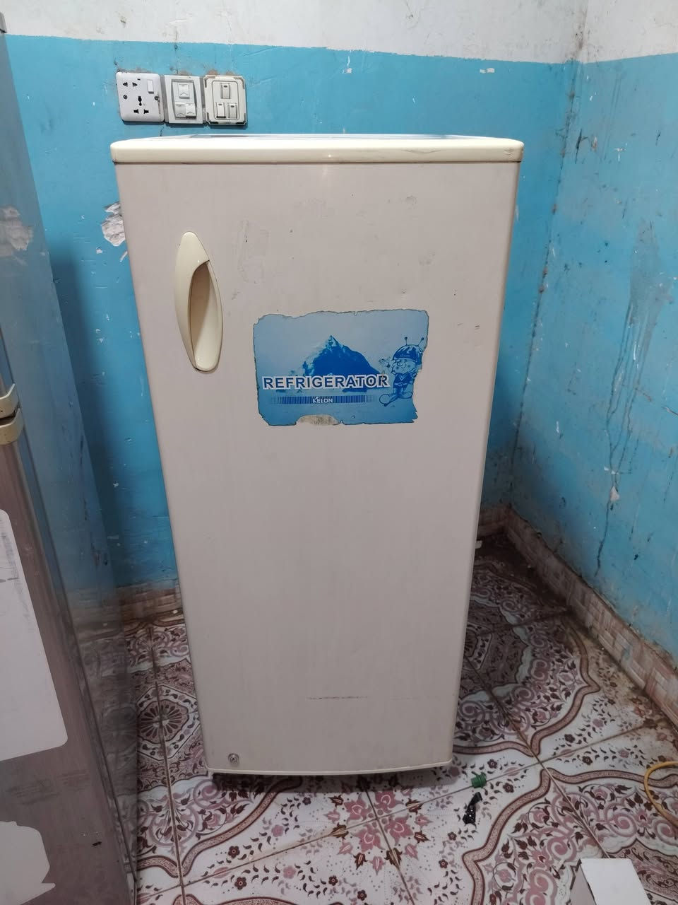 متوفرات ثلاجات عدد 2  جاهزات للتشغيل تبريد وتجميد
الثلاجه البيضاء يابانيه مال باله 
ثلاجه الرصاصيه شركه نيوال تركي 
للاستفسار ***********
