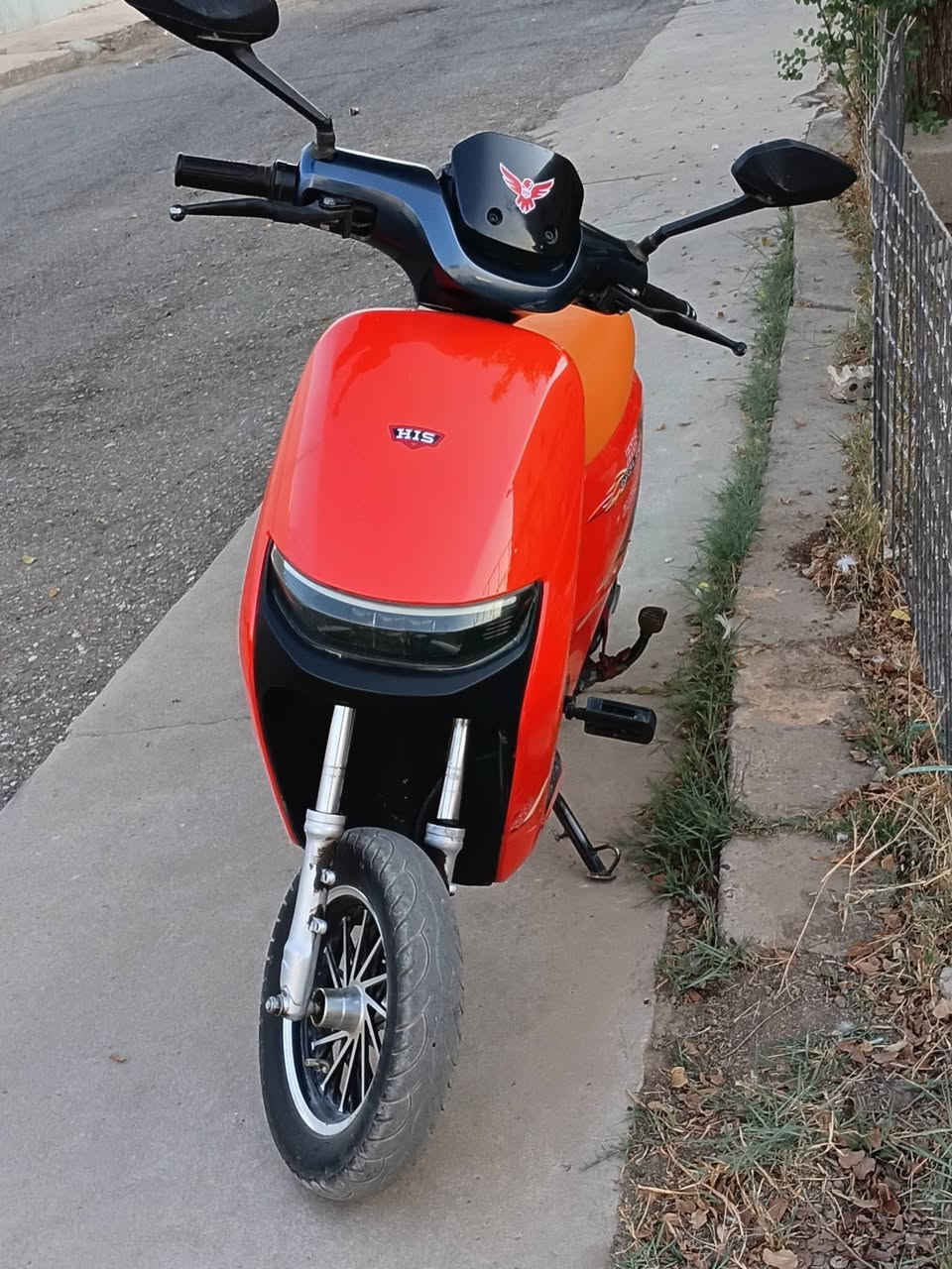 للبيع HIS السعر  375  
5 بطاريات بالكارتون تايلج الريان 
ملف حجم 1000W
اربع سرع 1_2_3_4
اللون برتقالي 
شاحنة سريعة اصلية 
مع ملحقات صندوق كبير وسبايدر خلفي جاملغ امامي 
عنواني بغداد الزعفرانية . ***********

