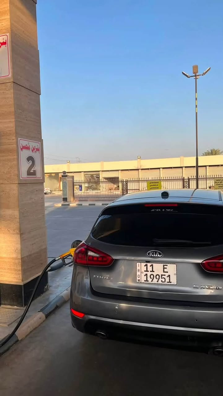سلام عليكم
KiA Forte 2018 SX 
كيا فورتي ٢٠١٨ هاج باك 
رقم بغداد باسمي تحويل مباشر 
السيارة فول مواصفات اعلى مواصفات بالفورتي 
•مكينه 1600 تيربو دبل كلچ 
• فتحة سقف + بصمه 
• كشنات جلد لونين + كشن السايق كهربائي و ٣ وضعيات خزن ميموري 
• تدفئة وتبريد بالكشنات 
• تبريد قطعتين + شاشه كار بلي 
• شفتات ستيرن + ستيرن حرف D 
•رادار جانبي 
•حساسات خلفية 
•وبعد بيه مواصفات اكثر 
السيارة كلش جديدة حادثه سرقه قبق جنطة فقط ماشية ٨٠mi 
مكان السيارة حلة شارع ٤٠ 
***********
