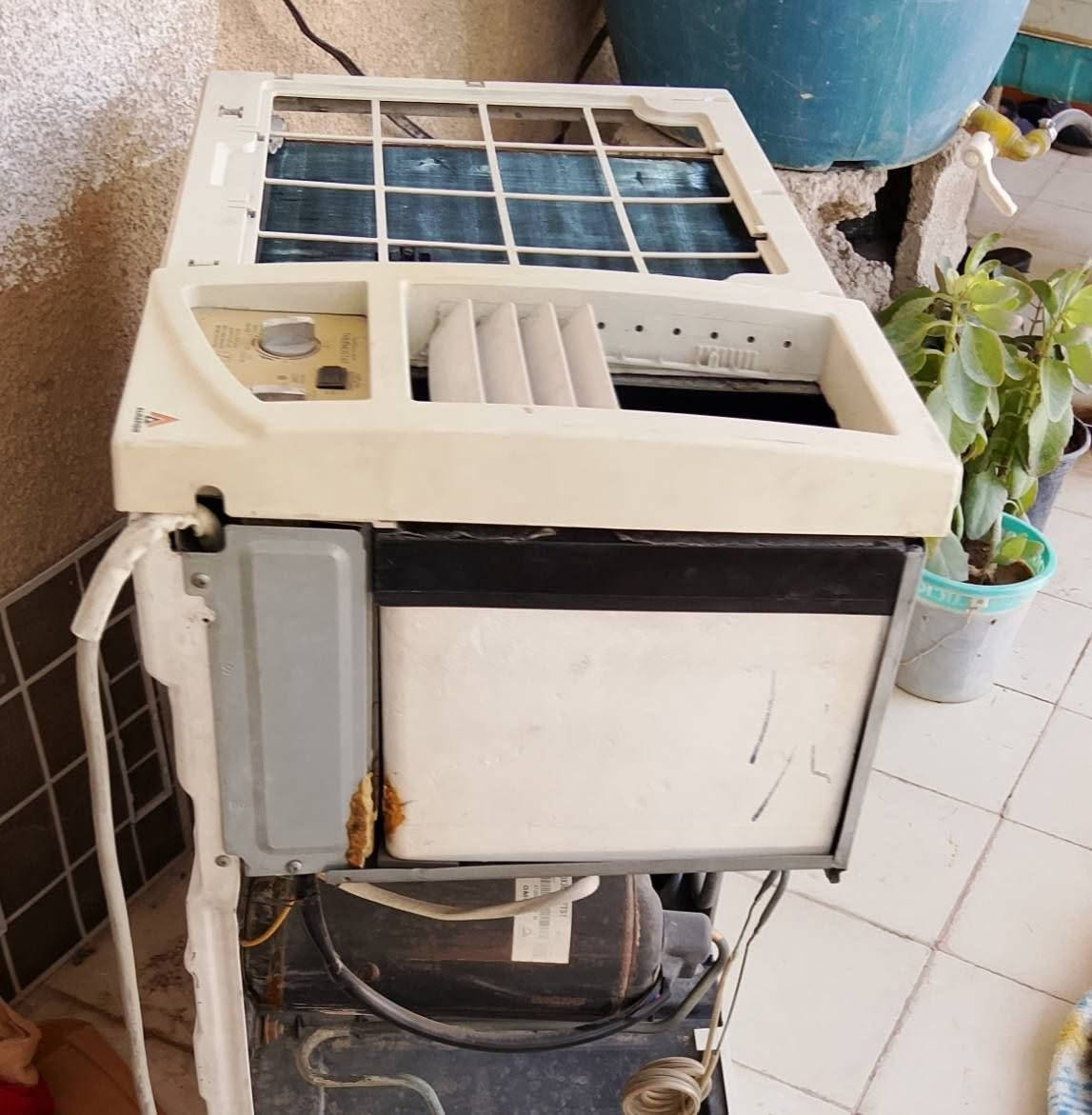 🔴 للبيع مكيف هوائي شباك 2 طن 🔴
❄️ النوع: مكيف شباك
🔹 الموديل: WHA-H24000T3
🔹 سعة التبريد: 24,000 BTU
🔹 السعة: 2 طن
🔥 التدفئة: 12,000 BTU
⚡ الفولتية: 220–240V
🔌 التردد: 50Hz
💨 حجم تدفق الهواء: 920 م³/ساعة
❄️ غاز التبريد: R22
⚖️ الوزن: 53 كغم
 
✅ المكيف مناسب للغرف والمساحات الكبيرة نسبيًا، وسعته 24 ألف وحدة (2 طن).
💰 السعر: خاص 
📍 الموقع: سعديه الشط 
📞 للاستفسار والتواصل: [***********]
او مراسلة الصفحه
