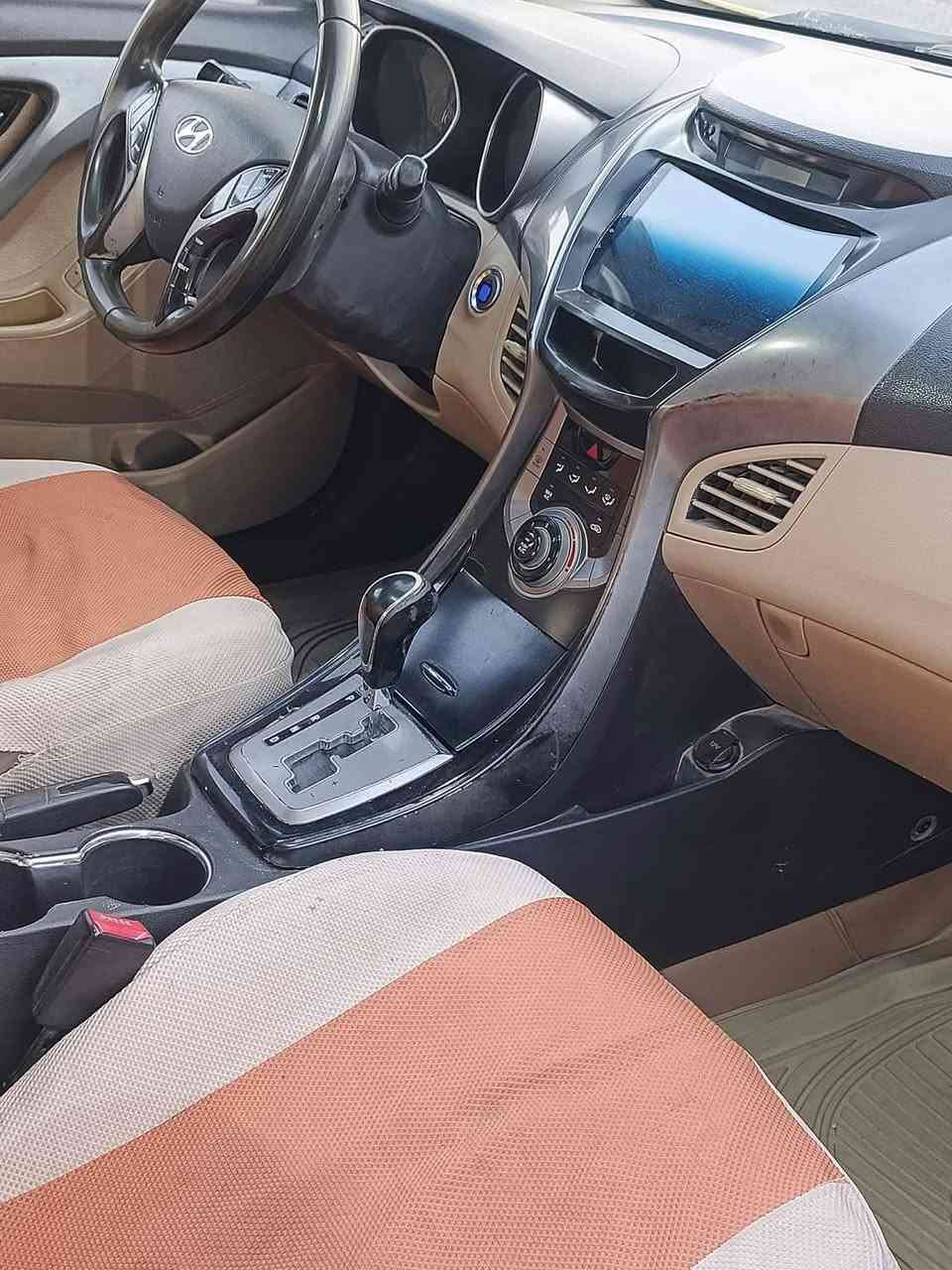 السلام عليكم سياره الالنترا خليجي فول مواصفات 1/1
 مكفولة كفالة عامة 
*مكينة كير حدادية تبريد كفالة
*بصمة فتحة سقف
مكينة 1800 ع الشرط
*ماعدا بيها شغلات بسيطة موضحة ب الصور فقط.
*مكلف ب النشر رقم صاحب السيارة ***********
