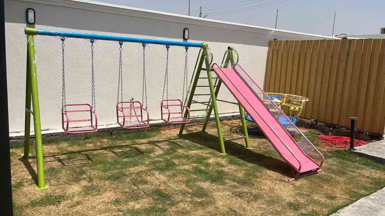 دورة هور رجب متوفرة اليوم بسعر مناسب مسبح مغلق للحجز علرقم ***********
