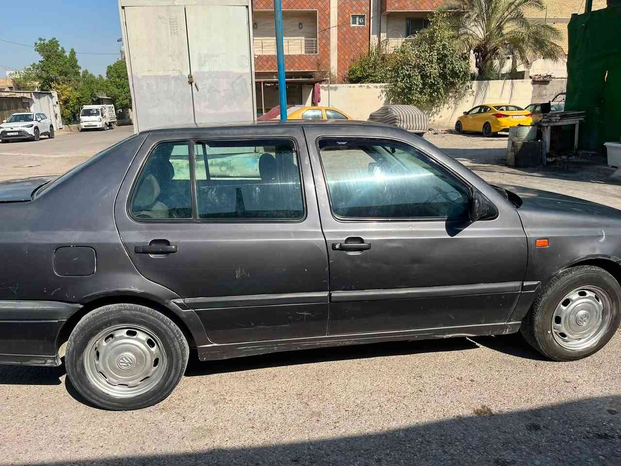 كولف فنتو موديل ٩٣ رقم بغداد انكليزي باسمي تحويل مباشر سنويه الى ٢٠٣١ هزه جديده
كير محرك مكفول شرط تبريد ثلج  شغال سعر ٣٥ 

***********
