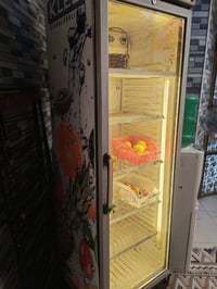 براد ببسي للبيع شغال و على فحص  السعر :  200 وبيه مجال  العنوان حله اب...