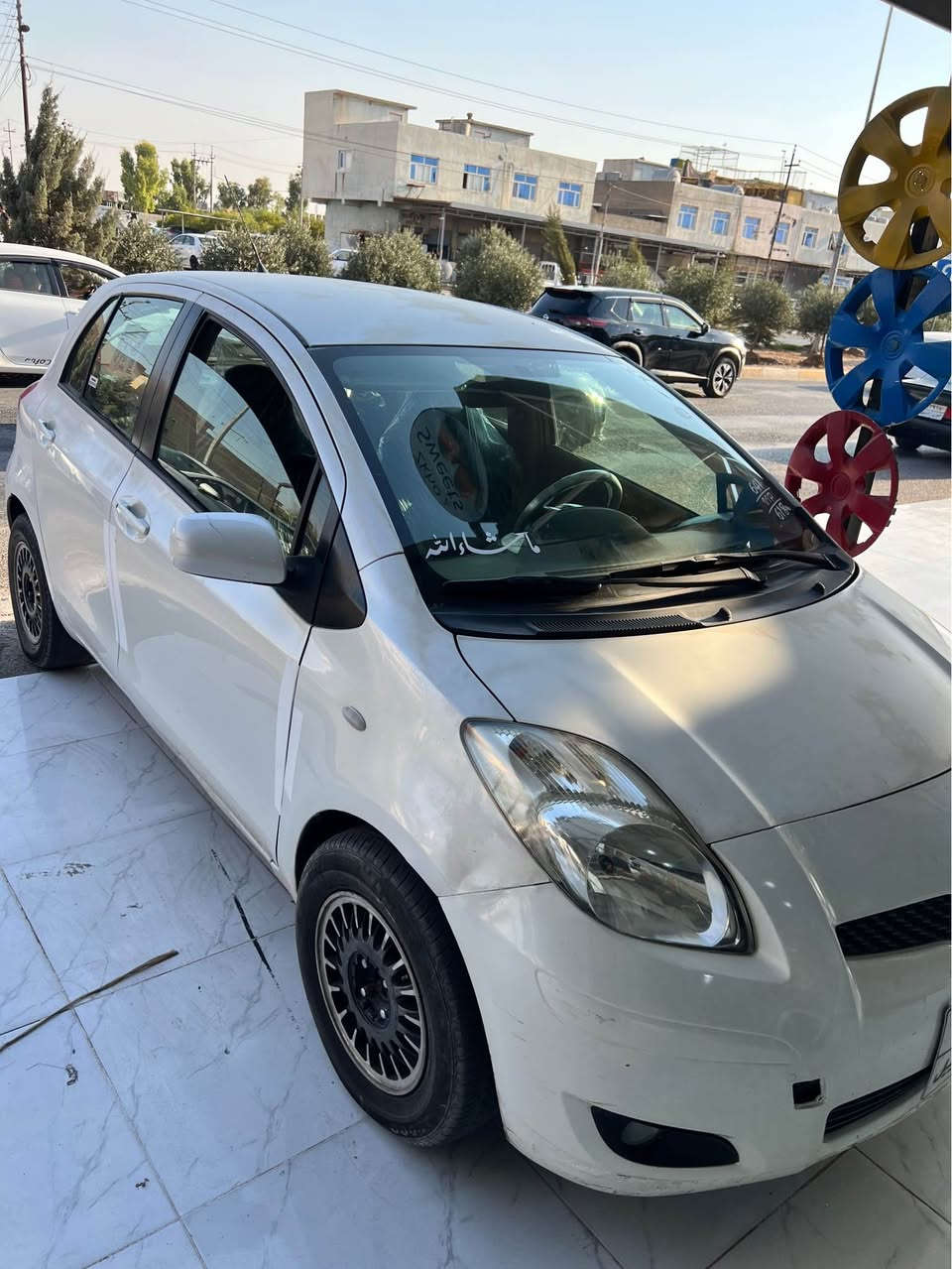 تۆیۆتا یارس2009  گیرو مەکینە بەشەرت تەبریت لەگەل سویج  چوار جام کارەبایی  ئەیی بی ئیس سەیارەکە کامل سێرفزی بۆکراوە  دۆسەیی سبوخە لەگەل دوو بست ساردە کوت  سعر ٧٨وەرەقە*********** أربيل, العراق
