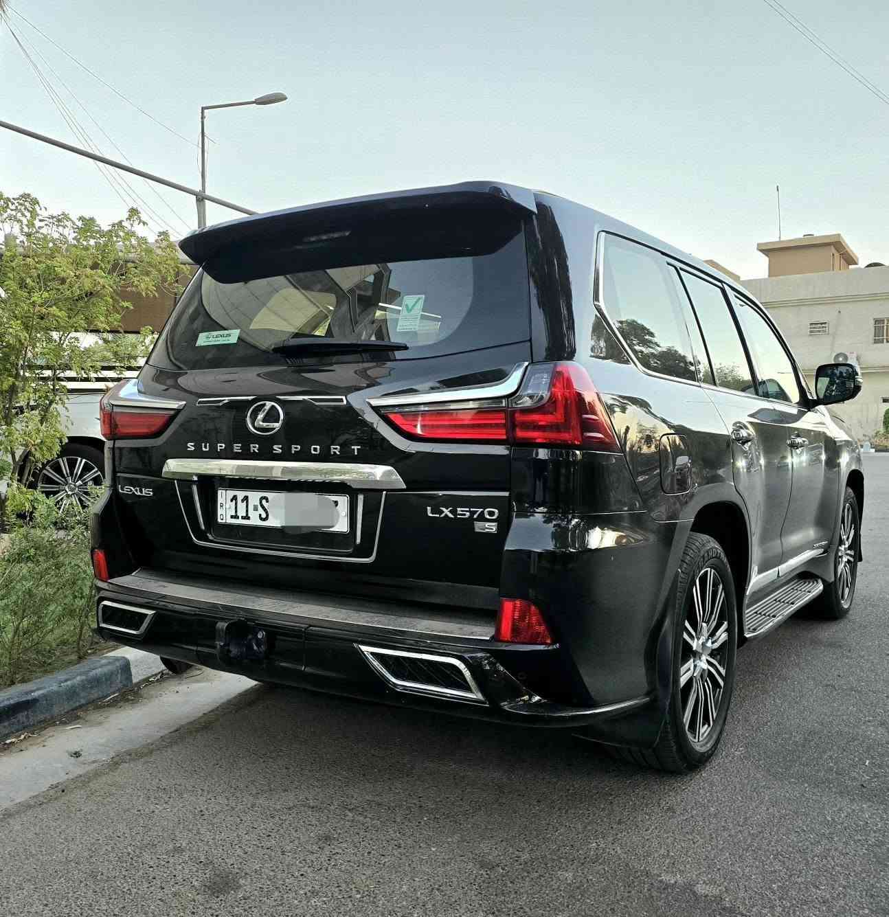 سلام عليكم ..... اخوان عندي لكزز 2019 بريم خليجية   لون اسود رقم بغداد بأسمي السياره مكفوله من الضرر والصبغ بيه فقط رصعه بسيطه ومسحوبه ..... السياره جاهزة واي نقص مابيه ماشيه 74 الف
سعرها 64800$  وممكن مراوس واي استفسار هذا رقمي *********** مكان السياره بغداد حي القادسيه 
مواصفاته 
محرك 8 سلندر 5700
جكات 
داتا شو 
اربع كامرات 
كشنات جلد لون احمر 
وتدفئه وتبريد كشنات
باب خلفي كهرباء 
سستم صوت 
سلايد
رادار 
شاشات بغداد, العراق
