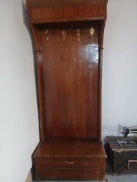 غرفة اخشاب • للبيع