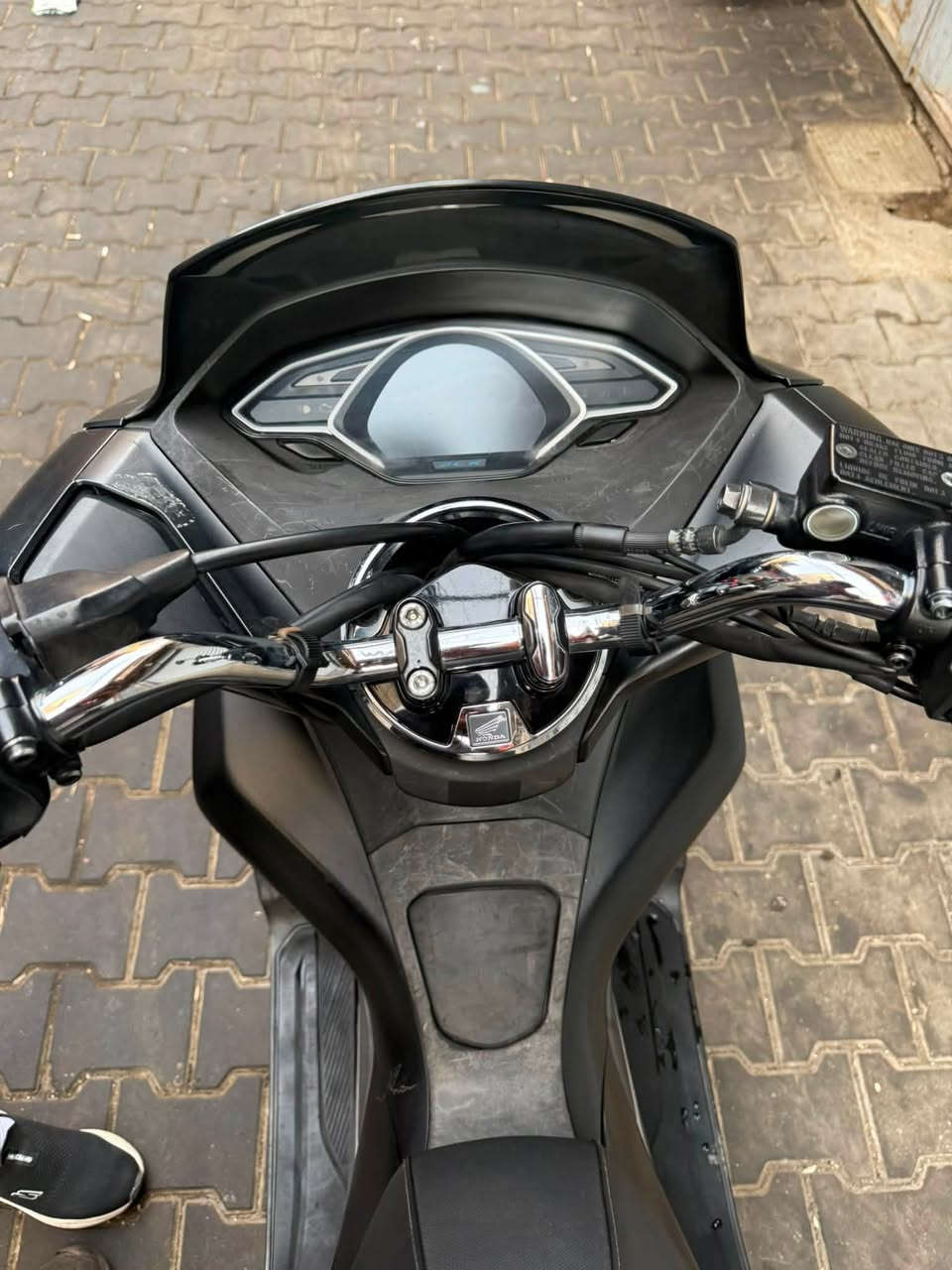 سلام عليكم
جيل 3 ماليزي اسود طافي دراجه برغي ممفتوح بيها 

تاخذها متصرف ربع عليها ونظفتها كدامكم 

ماشيه 58الف 

سعرها 14$ 

مكاني بغداد

***********
