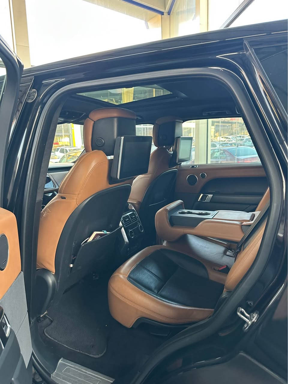 range rover sport autobiography 2019
رنج روفر سبورت اوتوبايكرافي ٢٠١٩ الماني زمان فول فول مواصفات ٣ شاشة سقف شامو داتاشو رادار كاميره حساس فول فوله ٨ بستنه بانزين ٩٢ هزار مايلا ريفه جوي سيارة باقژه گير مكينه تحويل هه مي تشت شه رت 
سعر :٣٨٠ ورقة و مجال
رقم :*********** دهوك, العراق
