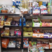 باترينات اسواق للبيع عدد 2 السعر 300 وبيهن مجال نضيفاات جدا للاستفسار ...