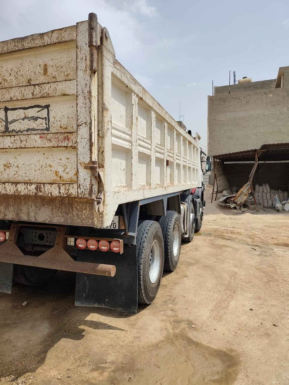 سكانيه للبيع موديل 2008 قلاب الرقم بغداد انكليزي بسمي
*********** سيد جمعه
