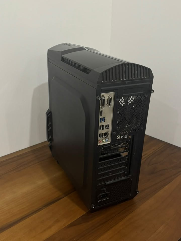 السلام عليكم (تجميعة للبيع)
•كرت الشاشة: GTX 1050 Ti

• المعالج: i3-10100F

 • الرام: 2x8 DDR4

 • التخزين: لكسر 1T SSD M.2 

 • المذربورد: H410

 • الباور: ASUS 550W

================

(السعر 475 ألف)

================

للتواصل واتس: ***********
