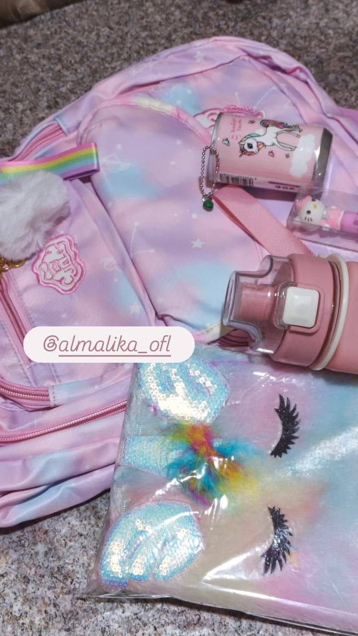 يا سلام على الجمال الوردي 😍🌈
بكج بناتي كيوت  من مكتبة الملكة 👑

الصورة تحچي وحدها! يجنن للبنوتاتحقيبة مدرسية وردي  فاتح بلمعة نجوم 🎒

للحجز: *********** 
احجز هسه 😁 متوفر توصيل
