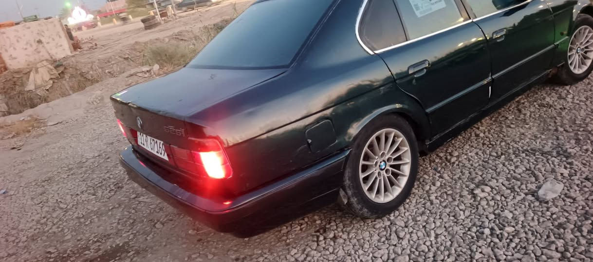 للبيع بيئم  لون زيتوني حجم 525 موديل90 بغداد رقم انكليزي سنوية لغاية 29سعر 43كير اوتوماتيك محرك ففتي محور مكينه 3000وكير مكفولات دواخل نضيفة كهربائيات كله شغالة كشنات جلد تخم تايرات جدد سيارة جديده مكفوله من الظربه حدادية امامي خلفي جديد مكاني بابل الحمزه الغربي *********** لشراي يتصل غير متواجد عل الفيس
