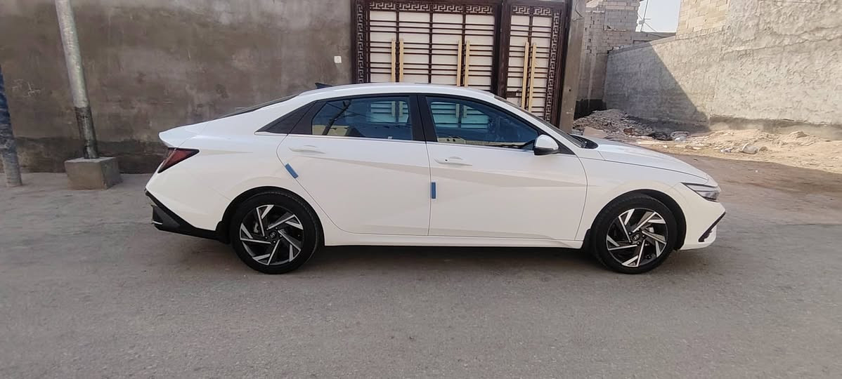 النترا 2025 خليجي كفاله عامه ماشيه 21الف دوشمة جلد النترا أصلي عازل حراري.   السعر 200 بيهه مجال قليل        الاتصال *********** العنوان البصرة
