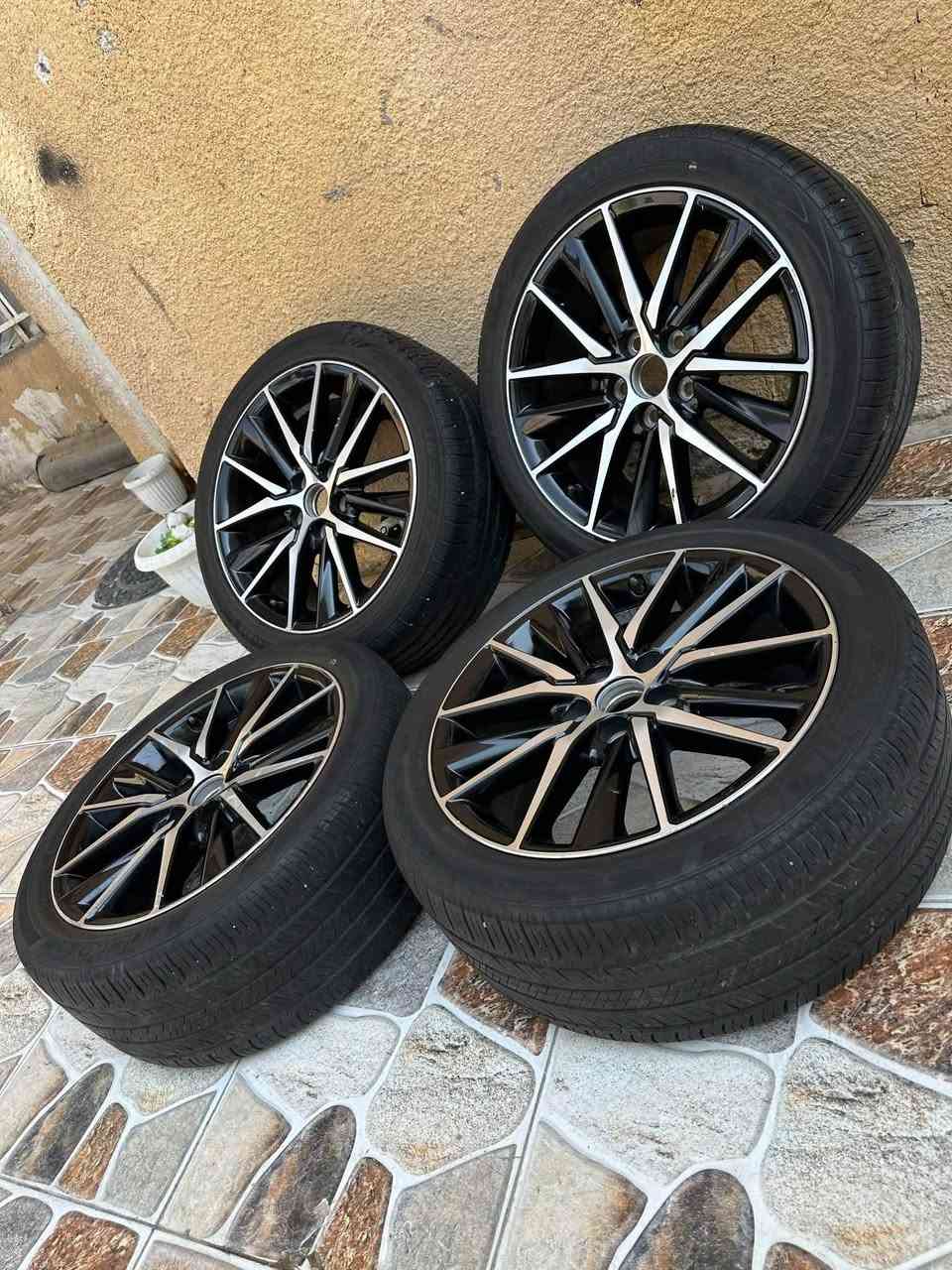 ويل كب كامري 2023
بلادي اصلي وي السياره من امريكا .. مكفول كفاله عامه 
ويا تخم تاير كامل .. الحجم R18/45/235 
السعر 450الف 
مكاني البصرة …***********
