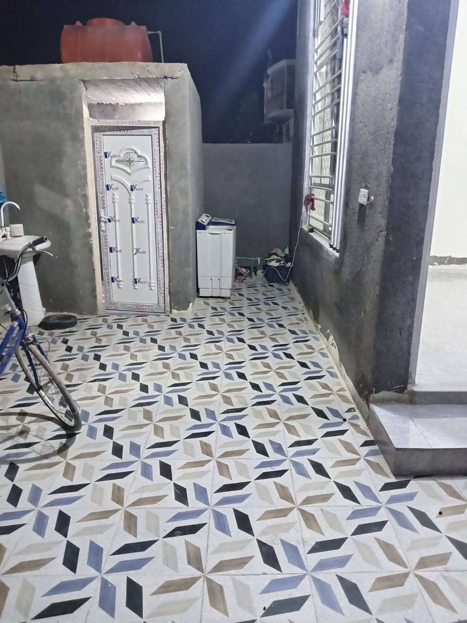 السلام عليكم بيت للبيع المساحه 160متر في حي الشرطه البيت جاهز من الماء والكهرباء وجميع الخدمات للاستفسار والاتصال ***********
