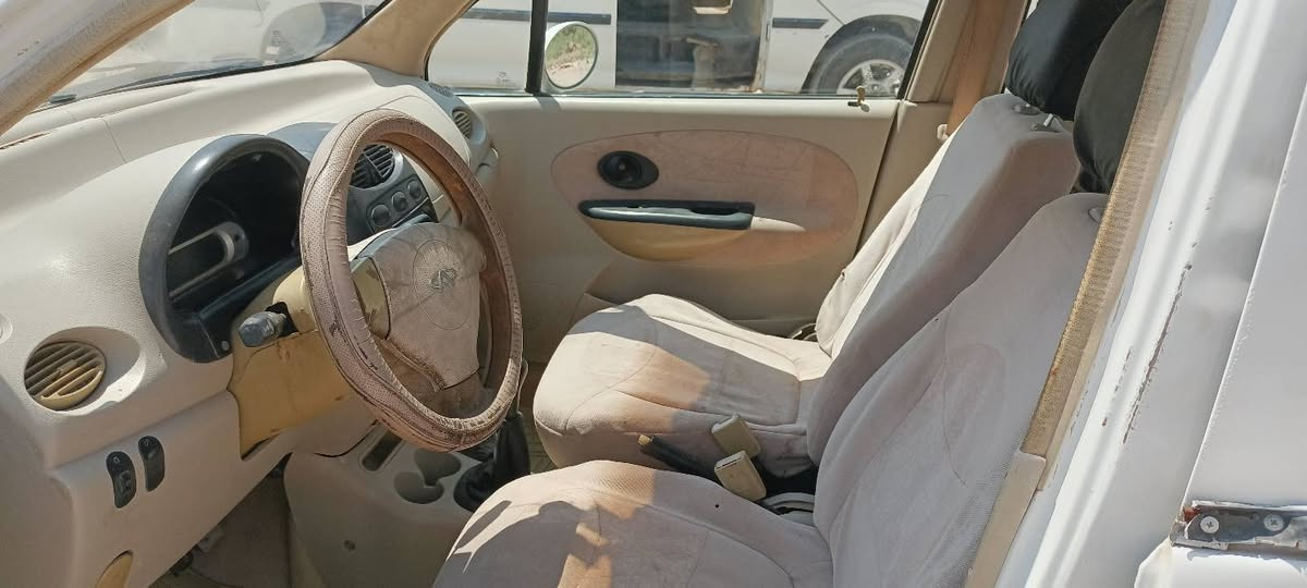 السلام عليكم QQ للبيع سياره مكينه وكير جديد حداديه خير من الله   تخم تاير زين نضيف ونضافه شوفه عينك موديل 2013.     ***********

