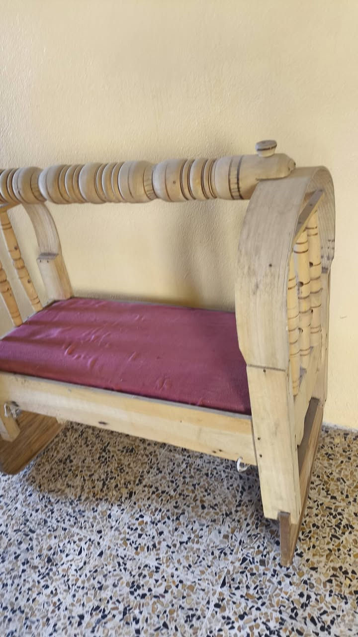 غراض زايده ممكن تفيدك مستعملة بس نظيفه 
***********
