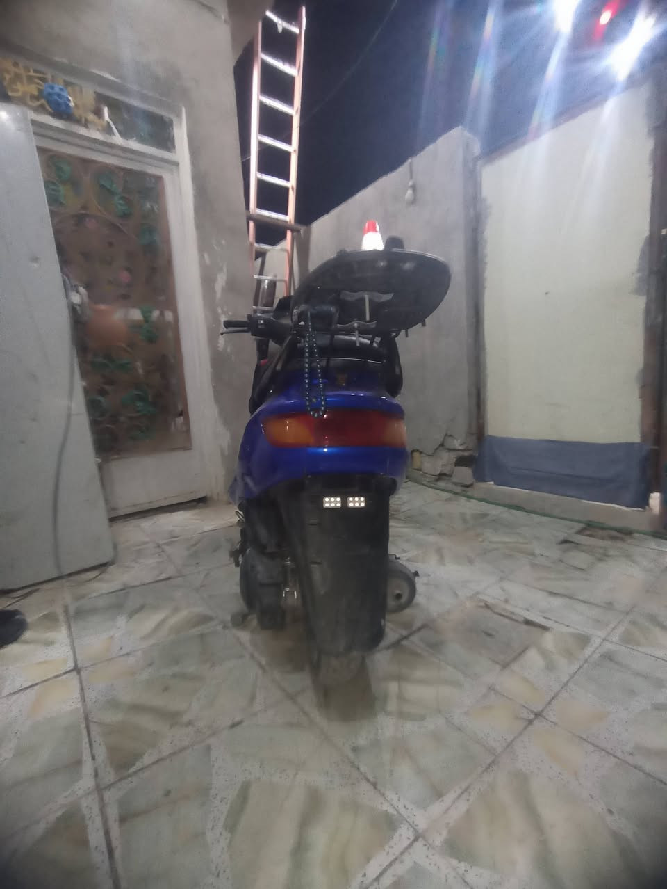 شباب دراجه فراشه البيع السعر 450 وبيه مجال اتصل على هذه ***********
