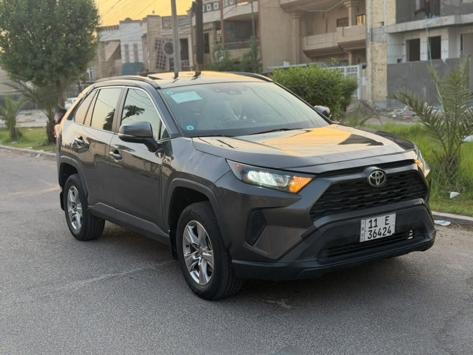 السلام عليكم تويوتا رافور موديل 2023 XLE معروضه 173 وبيه مجال بسيط حق الجيه رقم بغداد  تحويل مباشر مكينه 2500 سياره ماشيه 44 حقيقي ((((( سياره بانزين )))) تبريد ثلج صدر امامي خلفي جديد تخم تاير جديد سياره جاهزه كل نقص مابيه مواصفات فول 1/1 سلايت روف  بصمة تشغيل + تشغيل عن بعد بصمة ابواب صندوك كهرباء سايد بريك بصمه مري شفط + اشاير بلمري نظام ترحيب شاشه كبيره فول تحكمات ستيرن  كشنات جلد + كراسي الاماميه كهرباء + تدفى تبريد بلكشنات رادارت اماميه + جوانب ذاكره خزن ميموري تبريد قطعتين نظام أطفى وتشغيل بلازدحام ستيرن تدفى بعد بيه هواي مواصفات (((( حادث سياره بسيط فقط بنيد صبغ صور حادث مرفوقه ويه المنشور ))))) مكان سياره بغداد الاستفسار *********** خاص مغلق 🔐
