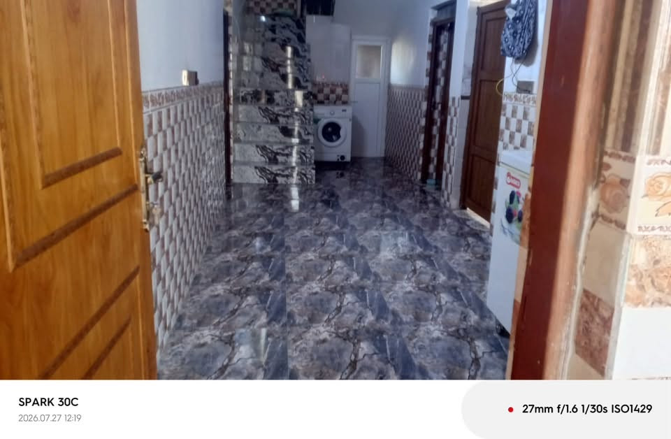 سلام عليكم 

 بيت للبيع🏠زراعي
بيجي الاسمده
📍خلف مطعم الزيتون
مساحه270 
غرفتين نوم4\4 
مع استقبال 
وصحيات 
خارجي
وحديقه 

بناء حديث 

الاستفسار اكثر
الاتصال 

***********
