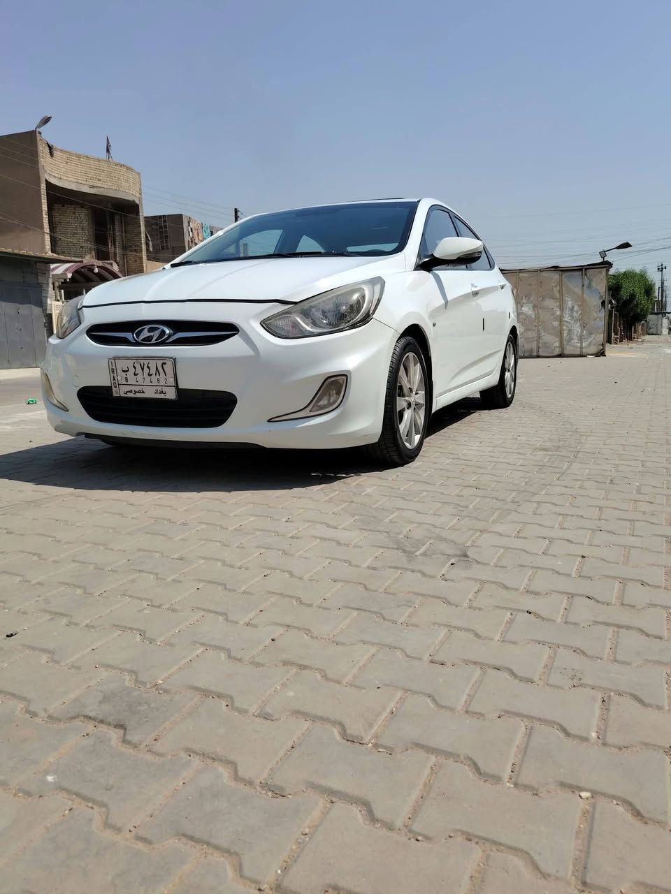 السلام عليكم سياره اكسنت خليجي 2013 محرك 1600قطرتين المرغوب مكفوله كفاله عامه شرط السونار محرك گير كفاله تخم تاير جديد حداديه جديده صدر جديد سياره جاهزه ماتصرف عليها 
السياره فول مواصفات عده البصمه 
فتحه +تحكم ستيرن +شاشه +كامره +اشاير بالمري
رقم بغداد بسمي تحويل ثاني يوم مكاني بغداد الرصافه السعر 89وبيها مجال وبالعافيه ع الياخذهاالشراي يتصل ع الرقم ***********
