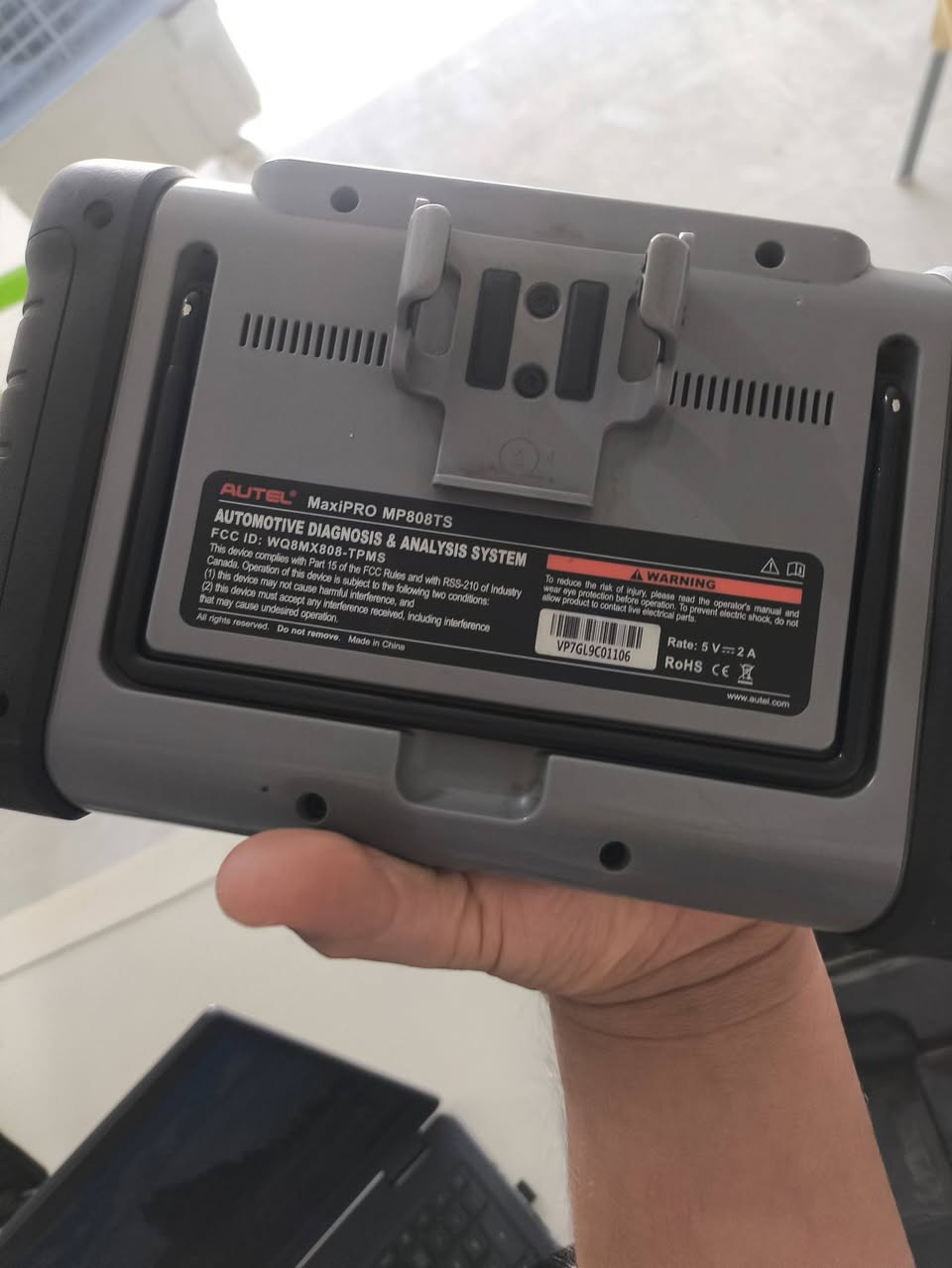 للبيع جهاز فحص AUTEL MaxiPRO MP808TS
جهاز فحص وتشخيص سيارات احترافي، أصلي AUTEL، مستعمل وبحالة ممتازه وشغال 100%
يفحص من موديل 2000/2023.  يعني السيارات 2023 ميفحصها 
يدعم فحص وتشخيص أنظمة السيارة، والـ Live Data ووظائف الصيانة والخدمات، والجهاز نسخة MP808TS.
الملحقات: الشنطة الأصلية + الكيبلات والملحقات  والفيشه الخاص بالجهاز و الكتالوك
السعر: 550 ألف دينار عراقي

الجهاز موجود للفحص والتجربة قبل الشراء.
للاستفسار ***********
 او التواصل خاص.
 والي يسأل على سعر الجديد مالته يسأل مركز الوسام حاليا 1200 دولار
