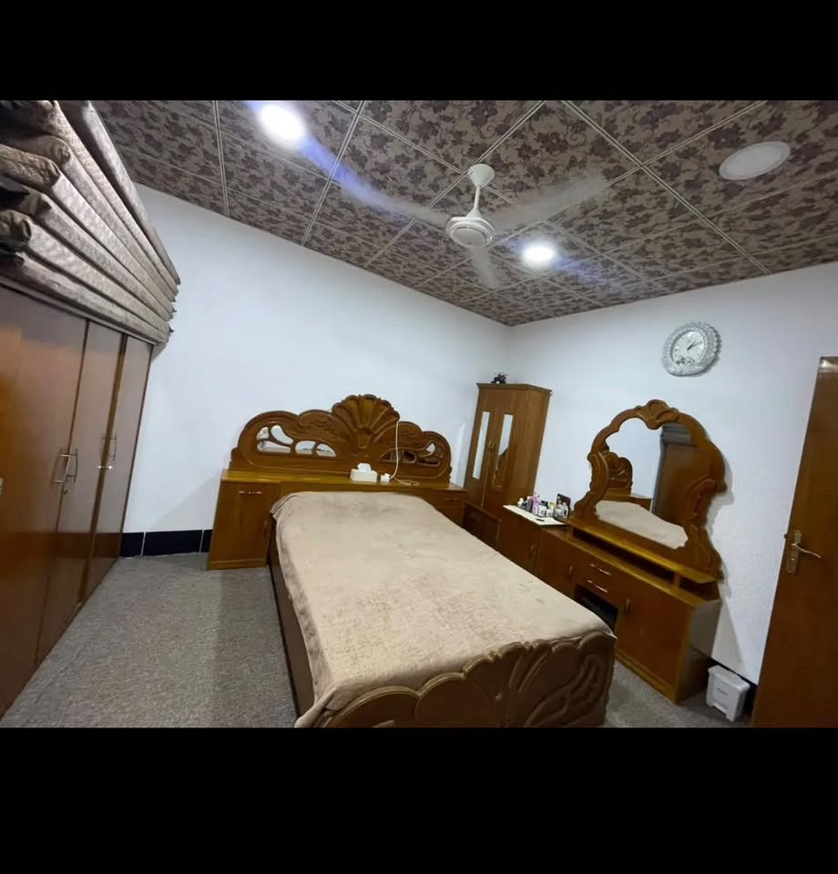 غرفه نوم خشب اصلي للبيع ما عده الكنتور الصغير الكنتور الصغير همين للبيع ***********
