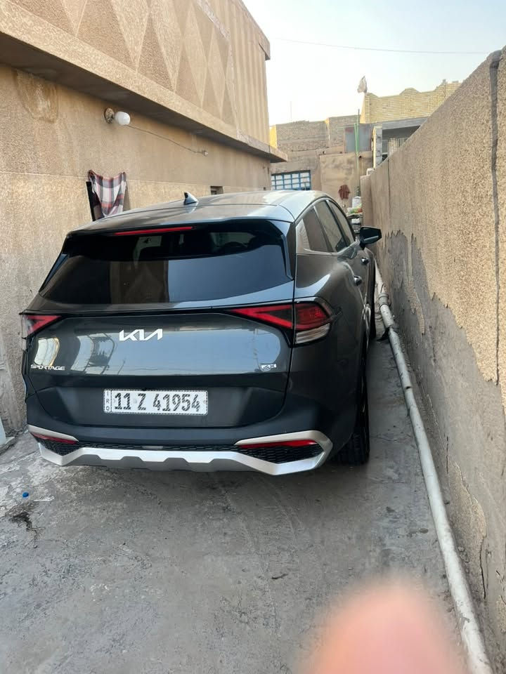 السلام عليكم سبورتج وارد امريكي موديل 23 مواصفات حجم لارج محرك 2500  اوتو هولد كامره دواره تغيير مسار توقف ذاتي مانع انزلاق رادار امامية سايد بريك دكمه شاشة كاربلاي  تبريد جديد ثلج كير محرك مكفول تخم تايرسعر160$ رقمي ***********
