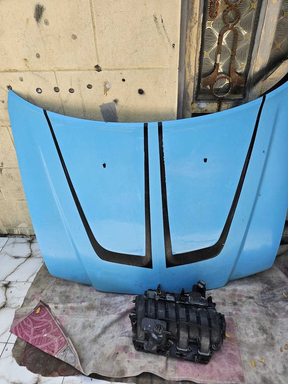 سلام وعليكم للبيع قطع غيار دوج جارجر
بنيد اصلي فافون بلادي من موديل ١١ الى ١٤ كامل هوه ولبطانه سعر 150 الف وبي مجال
بيبان من موديل 11 الى موديل 23 بيهن كلير سعر لباب 75الف اي باب وبي مجال 
ثلاجه 5700مكفوله  سعر 60الف قبق محرك 5700 سعر 50 الف 
وبلاش للطيبن عنواني بصرة تصال فقط (*********** )
