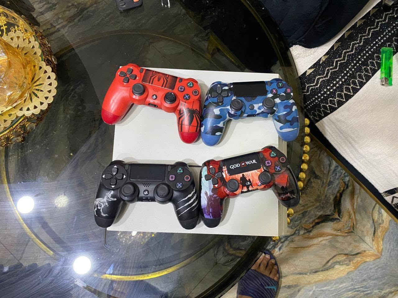 🎮 للبيع PlayStation 4 — مع كامل الملحقات 🎮
للبيع PlayStation 4 بحالة جيدة، الجهاز مهكر ويحتوي على مجموعة ألعاب، ويأتي مع:

- 🎮 4 جوستكات
- 🎮 5 ألعاب:
  - Call of Duty
  - PES 2021
  - FIFA 26
  - Task Two
  - ولعبة إضافية
- 🔋 UPS ببطارية واحدة
- 🔌 كافة ملحقات الجهاز

💰 السعر: 290 ألف دينار عراقي
يوجد مجال بسيط للتفاوض للجادين فقط.

📩 للجادين والمستفسرين الاتصال على الرقم التالي ***********
