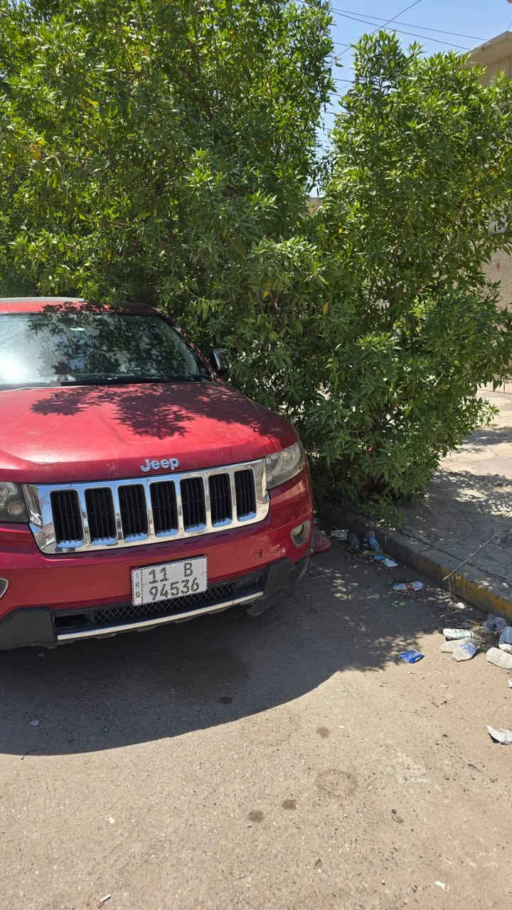 جيب لاريدو ٢٠١١ مكينه ٥٧٠٠ بيها صبغ قطعتين بدون دواخل  بيع او مراوس بكوري رقم بغداد انكليزي باسمي مكاني بغداد سياره فول مواصفات واحد ع واحد *********** ممتواجد علفيس
